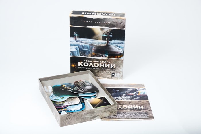 Коробка и компоненты дополнения Покорение Марса: Колонии
