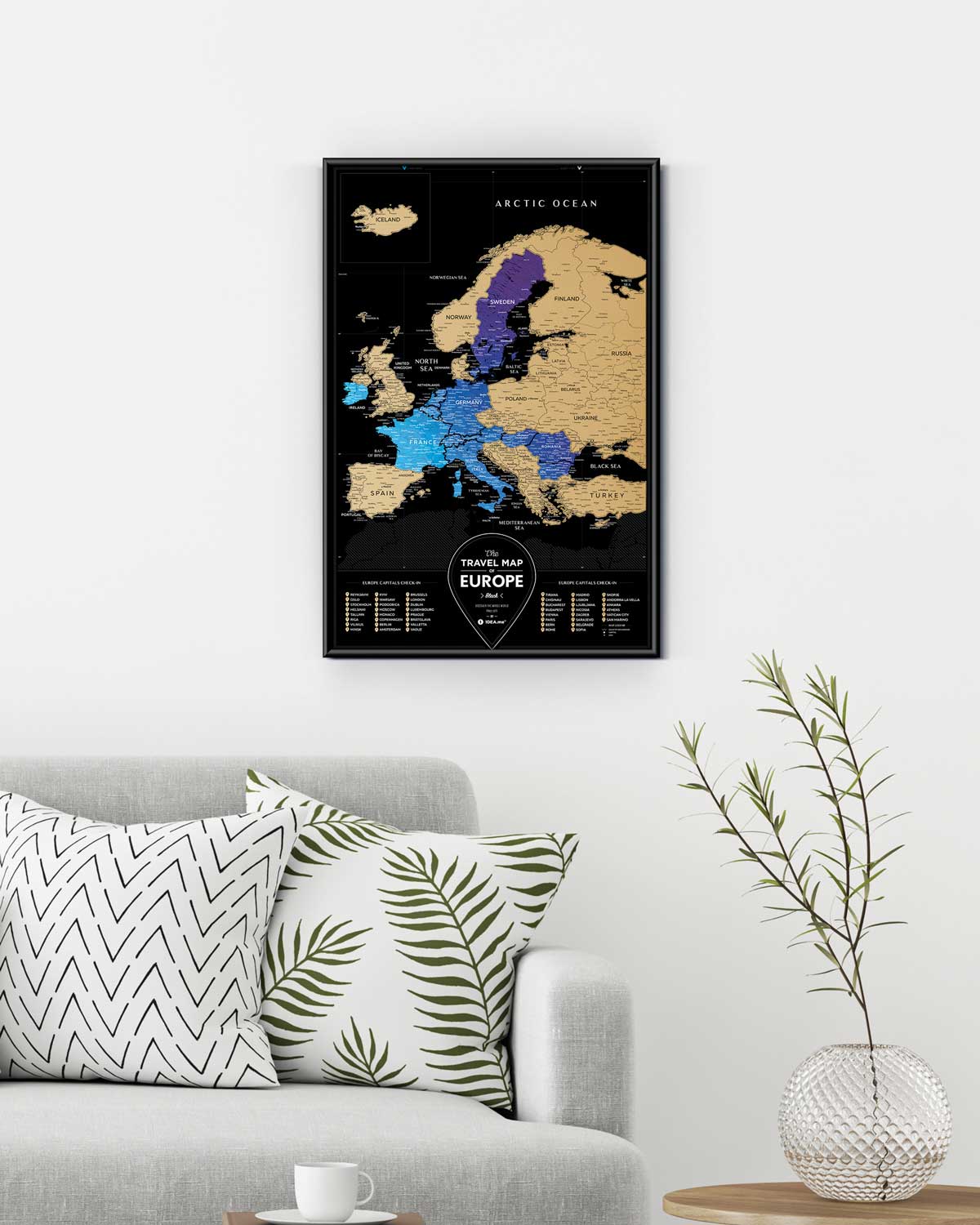 Вид на Скретч карту мира Travel Map™ Black Europe с частично стёртым скретч слоем в интерьере