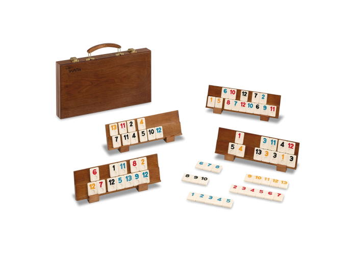 Настольная игра Подарочный Румми в деревянном кейсе и её компоненты
